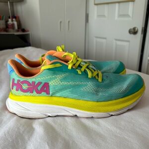 Hoka Kids size 7 Clifton 9